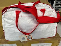 Fair trade schouder/handtas +/- 48 x 15 x 30 cm wit-rood (36x) - afbeelding 3 van  7