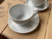 Fair trade set kop en schotel met dessin porselein wit (140x) - afbeelding 1 van  3