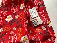 Fair trade sjaal rood/bloem motief katoen (18x) - afbeelding 3 van  5