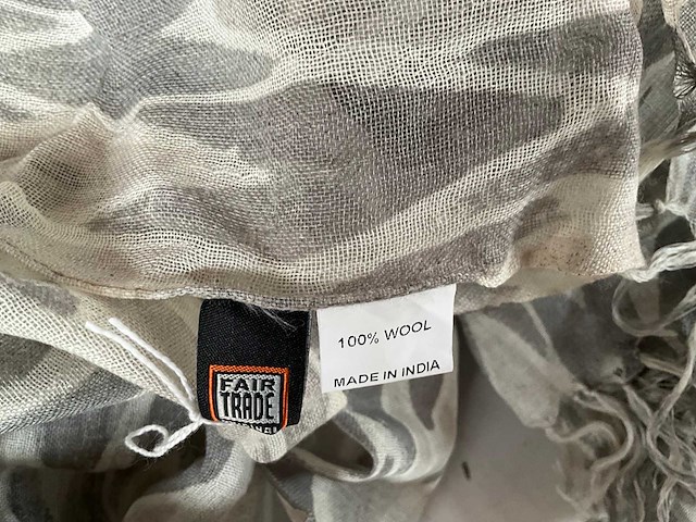 Fair trade sjaaltje crème/grijs (25x) - afbeelding 6 van  6