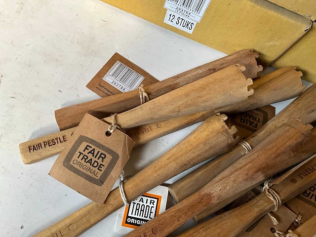 Fair trade stamper acacia hout (70x) - afbeelding 1 van  2