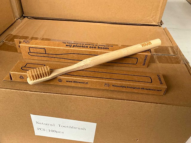 Fair trade tandenborstel hout (900x) - afbeelding 1 van  7