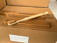 Fair trade tandenborstel hout (900x) - afbeelding 1 van  7