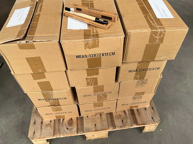 Fair trade tandenborstel zwart hout (1200x) - afbeelding 2 van  6