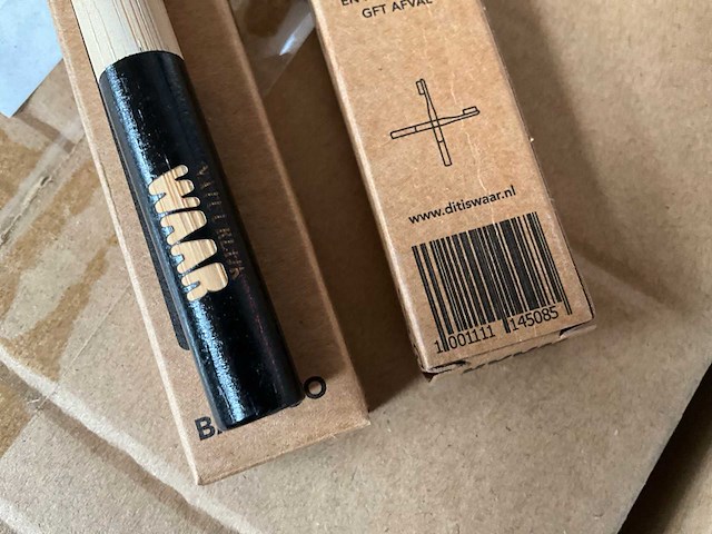 Fair trade tandenborstel zwart hout (1200x) - afbeelding 6 van  6