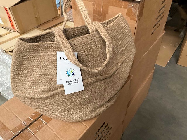 Fair trade tas 100% jute 25 x 30 x 35 cm (44x) - afbeelding 3 van  8