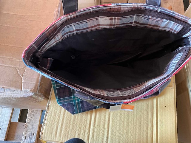 Fair trade tas met rits, textiel ruit motief (24x) - afbeelding 7 van  7