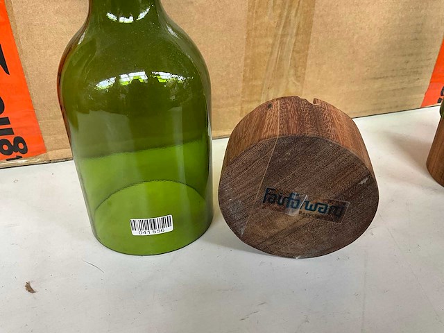 Fair trade theelichthouder ‘wijnfles’ glas/hout ?7 x 23cm hoog (102x) - afbeelding 7 van  7
