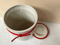 Fair trade voorraadpot ‘cha’ keramiek cremè hoogte +/- 18,5cm (16x) - afbeelding 3 van  4