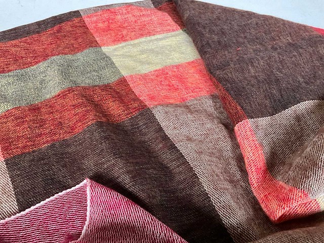 Fair trade warme sjaal multicolor (47x) - afbeelding 5 van  9