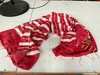 Fair trade warme sjaal rood/wit (39x) - afbeelding 4 van  8