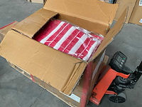 Fair trade warme sjaal rood/wit (39x) - afbeelding 8 van  8