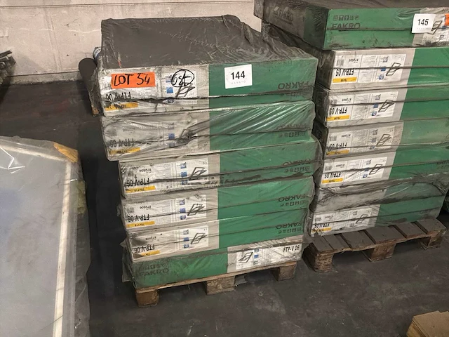 Fakro ftp-v 06 dakramen voorzien van benodigdheden (6x) - afbeelding 1 van  5