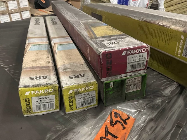 Fakro ftp-v v50p dakraam voorzien van benodigdheden (2x) - afbeelding 4 van  6