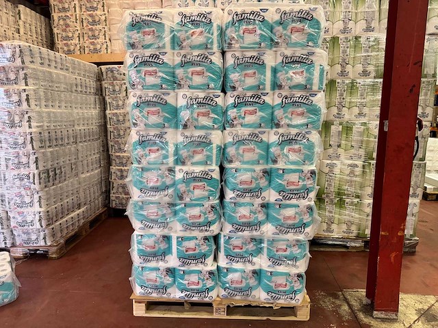 Familia - 1 pallet keukenrol - overig hygiene uitrusting - afbeelding 1 van  2