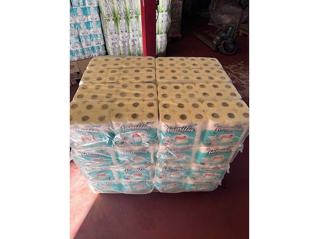 Familia - halve pallet keukenrol - overig hygiene uitrusting - afbeelding 2 van  3