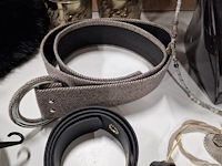 Fantasiejuwelen, bonnets, t-shirts - afbeelding 5 van  8