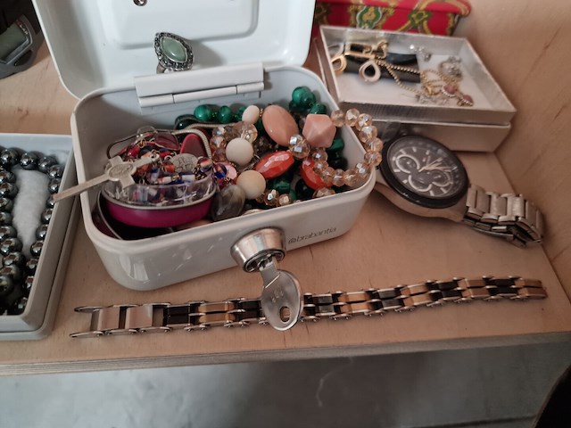 Fantasiejuwelen & swarovski - afbeelding 17 van  25