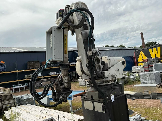 Fanuc r-2000ia 165f industriële robot - afbeelding 2 van  8