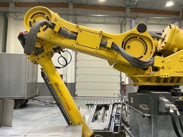 Fanuc r-2000ib 125l complete robotinstallatie - afbeelding 14 van  16