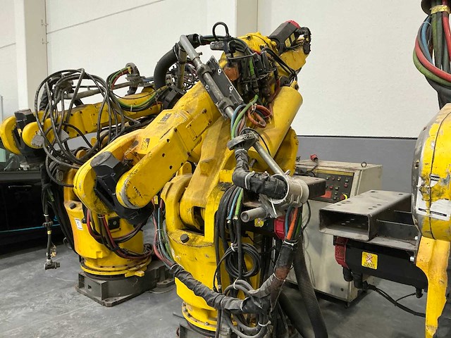 Fanuc s-420 i w industriële robot - afbeelding 1 van  7