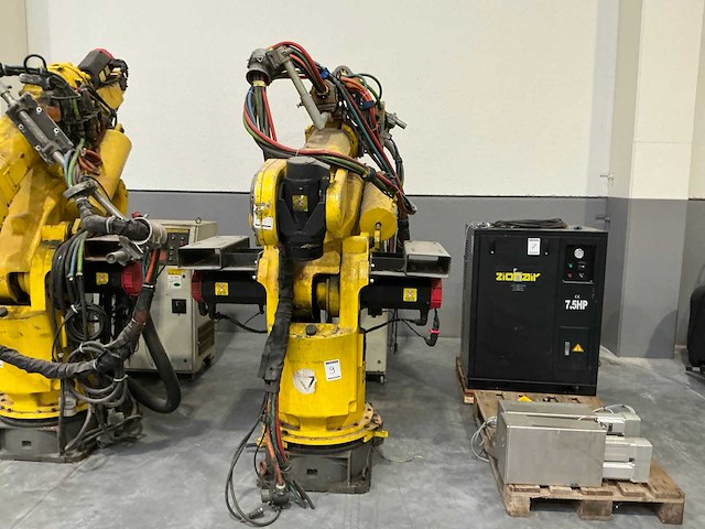 Fanuc s-420 i w industriële robot - afbeelding 3 van  8