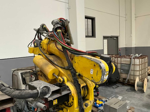 Fanuc s-420 i w industriële robot - afbeelding 5 van  8