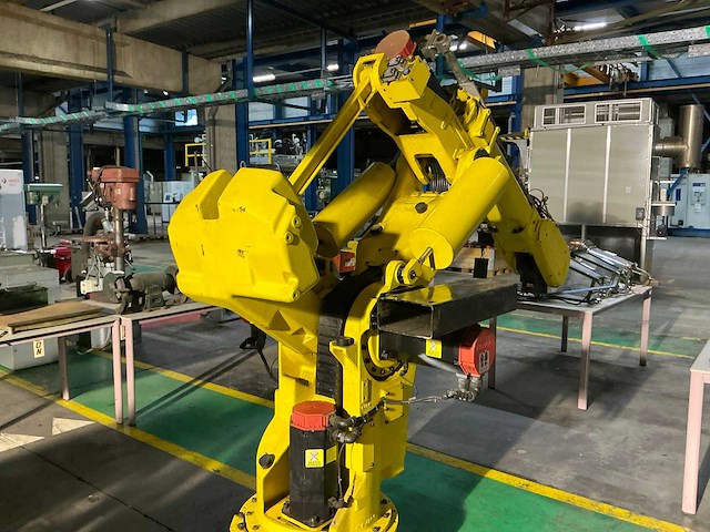 Fanuc s-420 if industriële robot - afbeelding 3 van  15