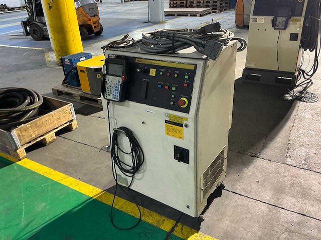 Fanuc s-420 if industriële robot - afbeelding 5 van  15
