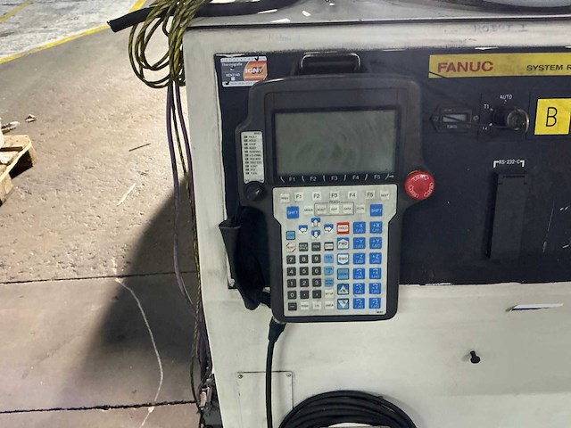 Fanuc s-420 if industriële robot - afbeelding 7 van  15