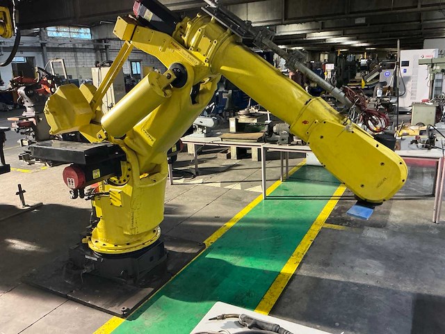Fanuc s-420 if industriële robot - afbeelding 1 van  15