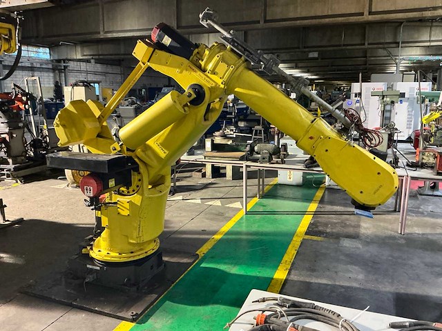 Fanuc s-420 if industriële robot - afbeelding 8 van  15