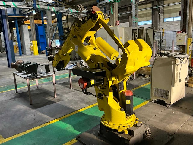Fanuc s-420 if industriële robot - afbeelding 9 van  15