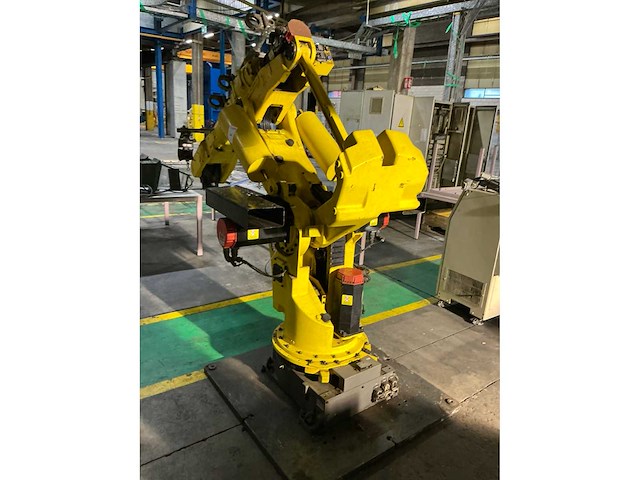 Fanuc s-420 if industriële robot - afbeelding 10 van  15