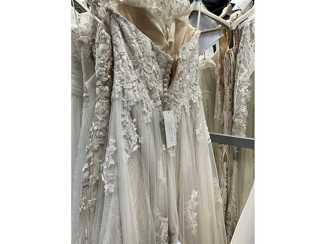 Fara sposa bruidsjurken (16x) - afbeelding 21 van  37