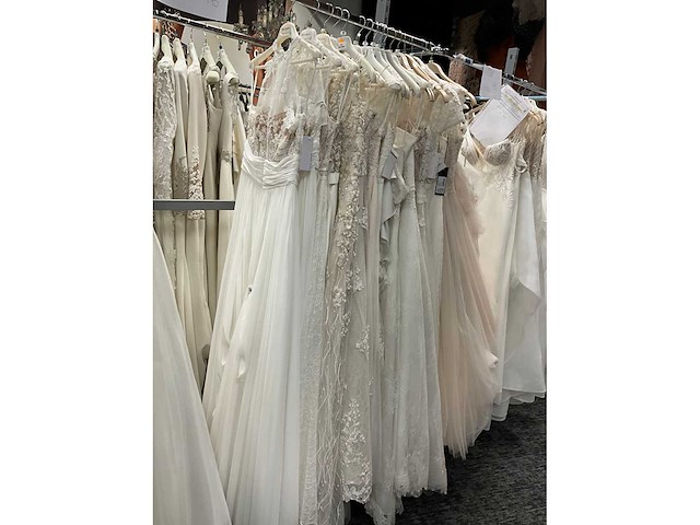 Fara sposa bruidsjurken (16x) - afbeelding 23 van  37