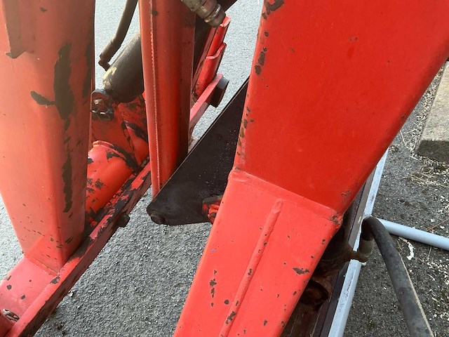 Farmi hydraulische balengrijper met hefmast - afbeelding 2 van  13