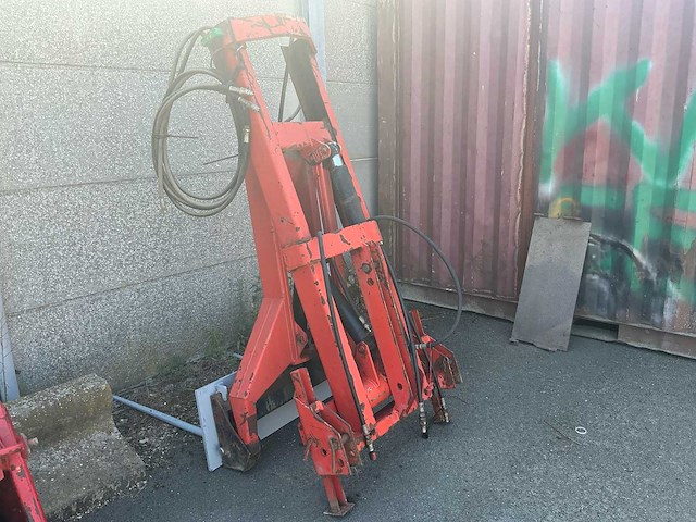 Farmi hydraulische balengrijper met hefmast - afbeelding 7 van  13