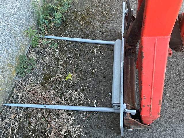 Farmi hydraulische balengrijper met hefmast - afbeelding 11 van  13