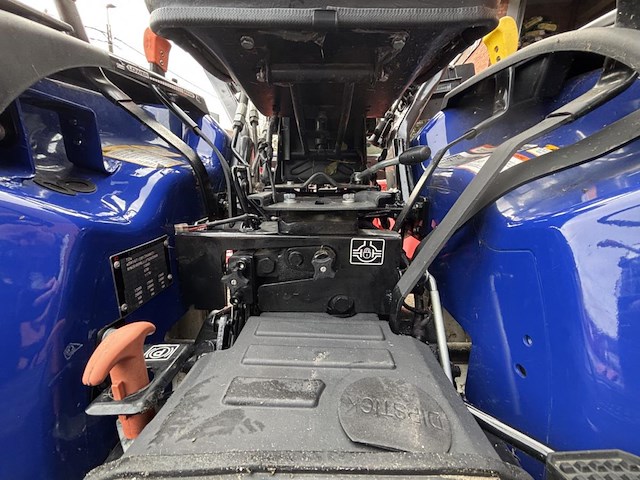 Farmtrac 26pk tractor - afbeelding 10 van  31