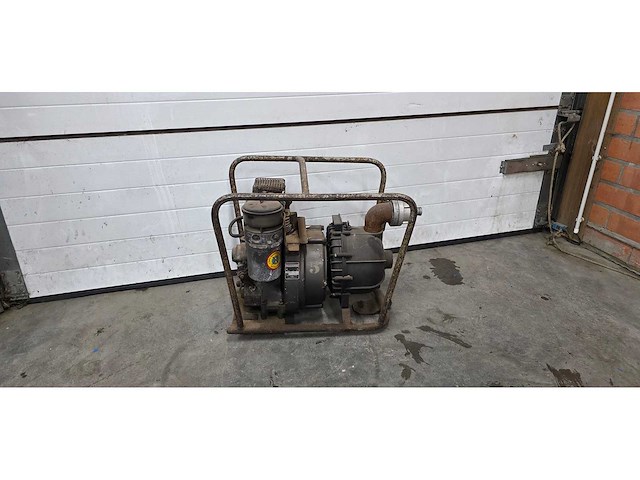 Farymann - legerwaterpomp - afbeelding 1 van  4