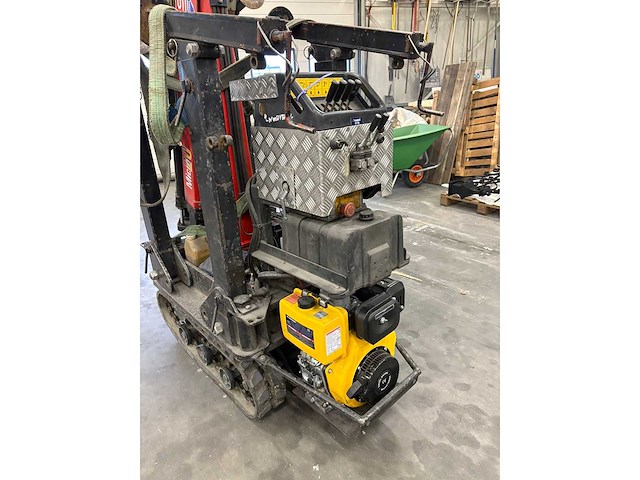 Fassi m20a13 mini hijskraan op rupsen - afbeelding 7 van  13