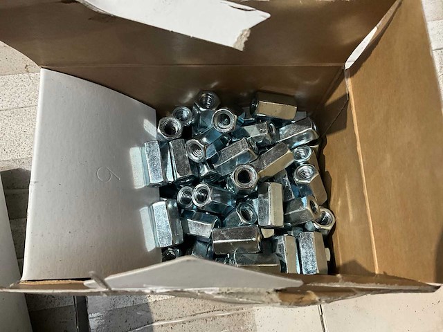 Fasteners m10x30 grote partij koppelstukken draadstangen - afbeelding 5 van  5