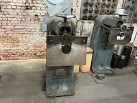 Fasti vintage elektrische bordeermachine - afbeelding 3 van  5