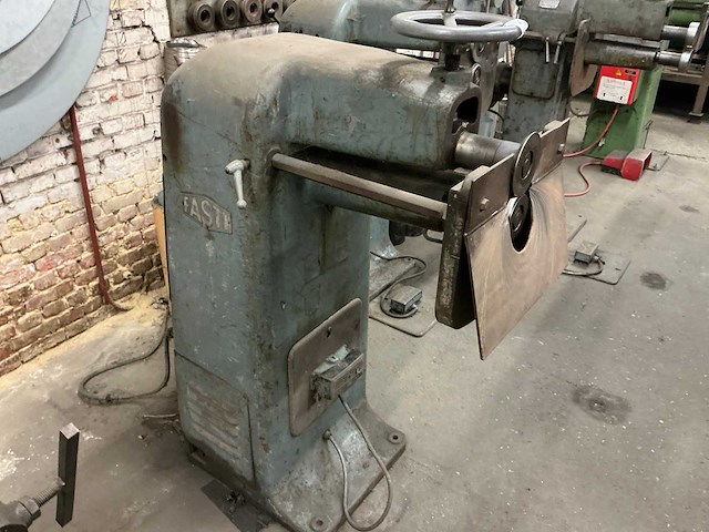 Fasti vintage elektrische bordeermachine - afbeelding 4 van  5