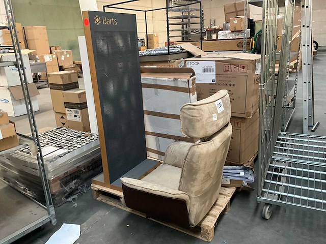 Fauteuil en display barts - afbeelding 1 van  5