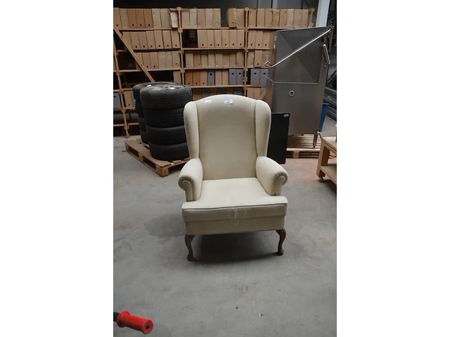 Fauteuil hoge rug beige stof (licht geschadigd) - afbeelding 1 van  5
