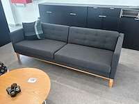 Fauteuil met tafel en kast - afbeelding 2 van  6