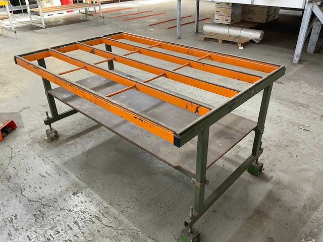 Federhenn montagetafel - afbeelding 1 van  1