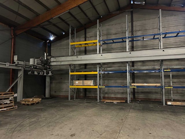 Feeding and stacking - afbeelding 1 van  10